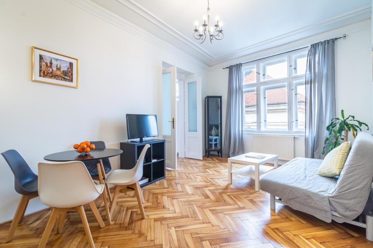 Royal Road Apartament *