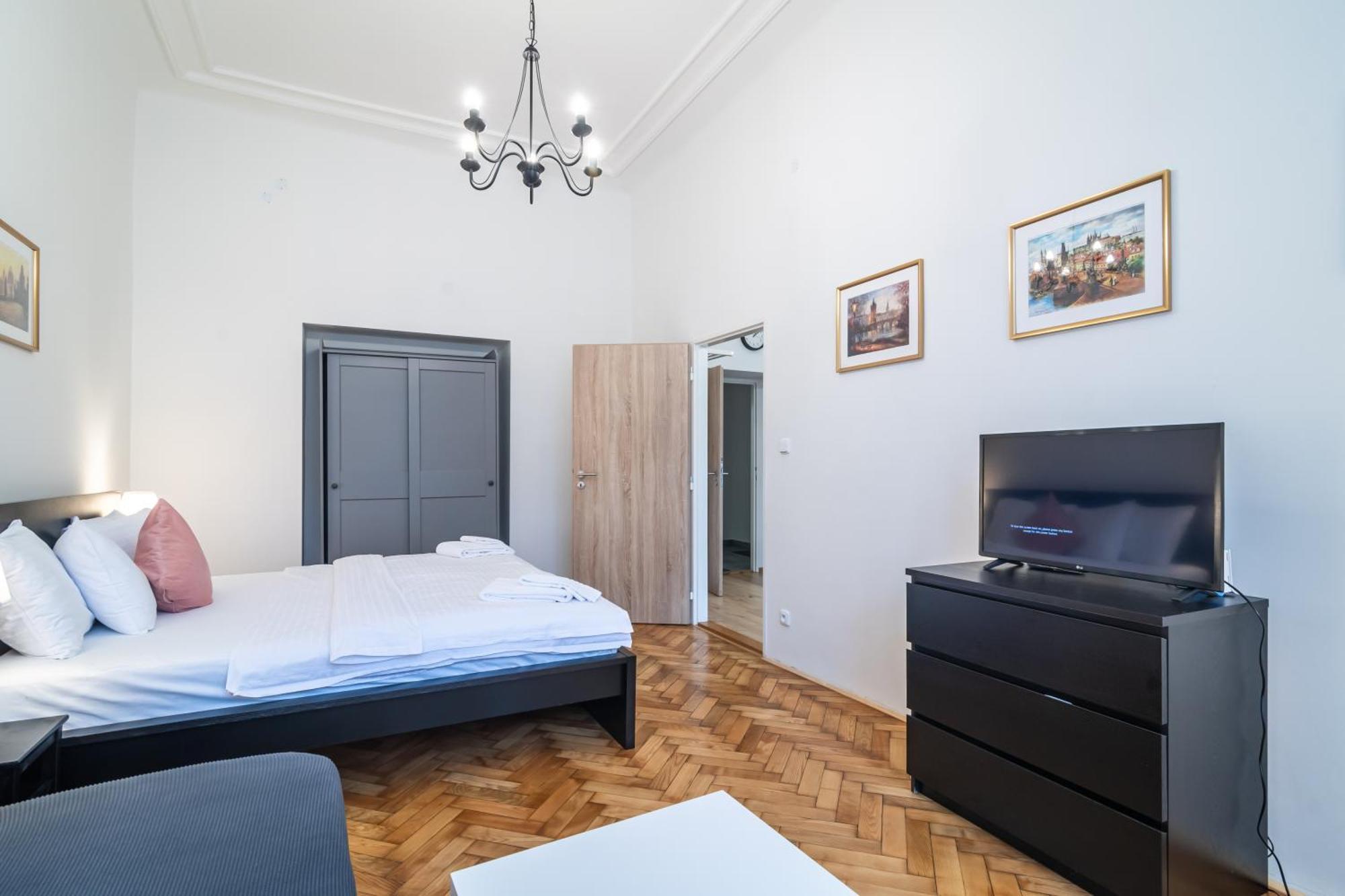 Royal Road Apartament *