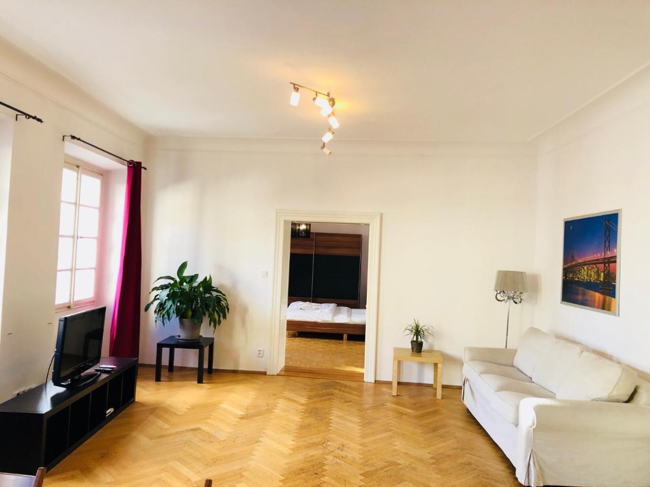 Royal Road Apartament *